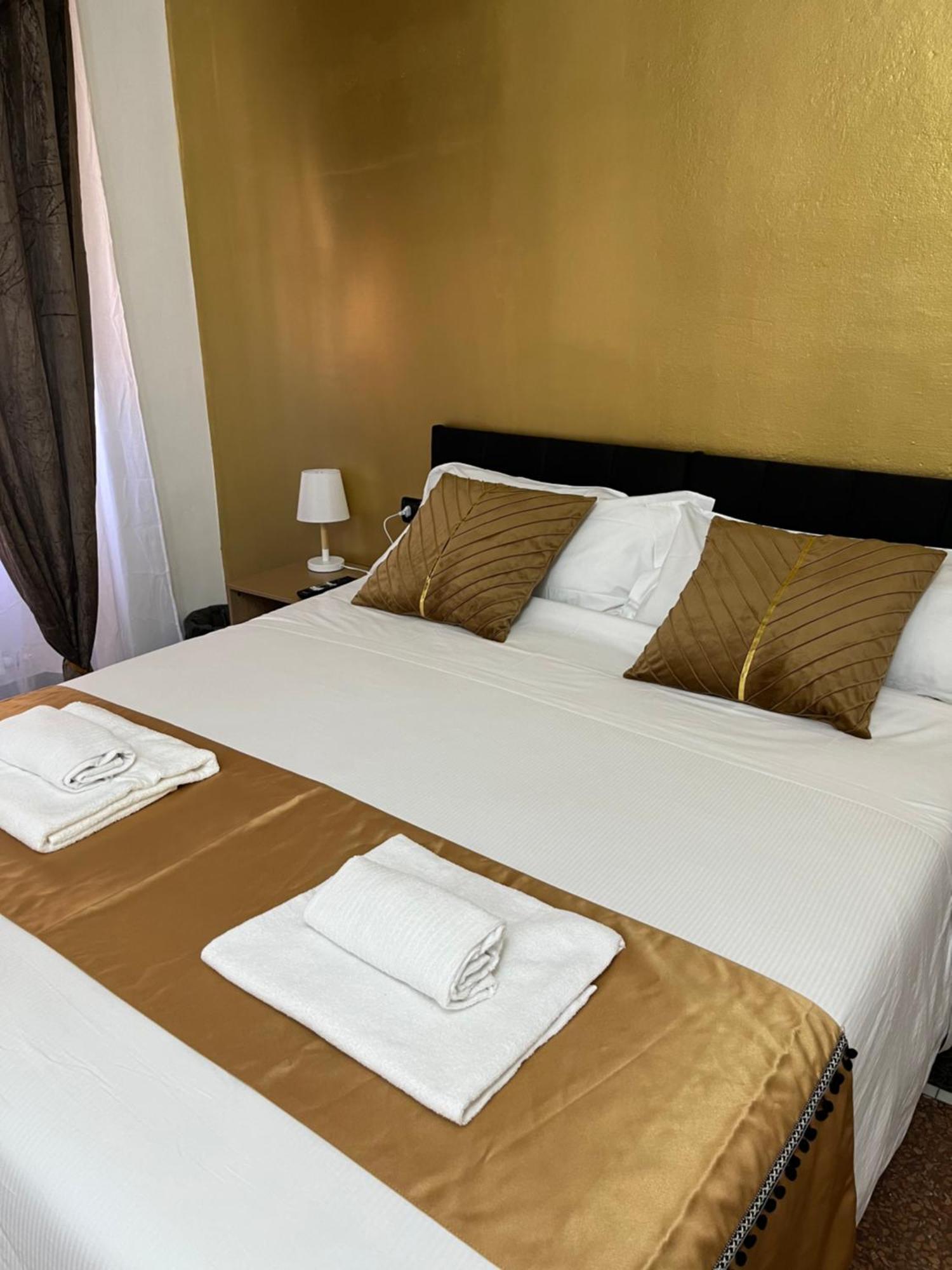 Genova Gold Rooms Екстер'єр фото