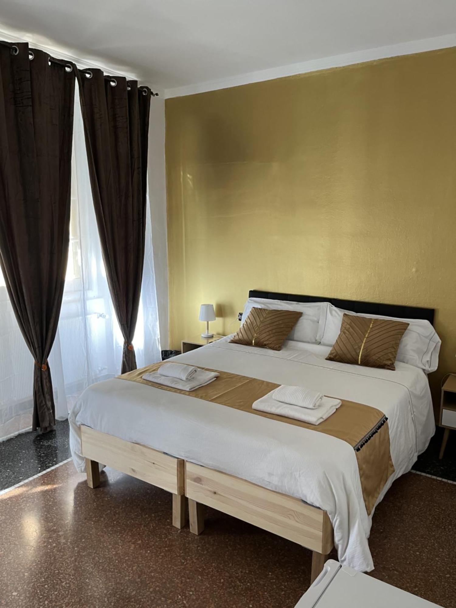 Genova Gold Rooms Екстер'єр фото
