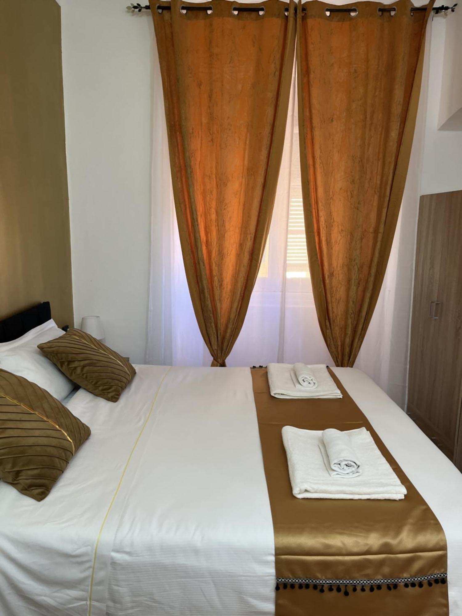 Genova Gold Rooms Екстер'єр фото