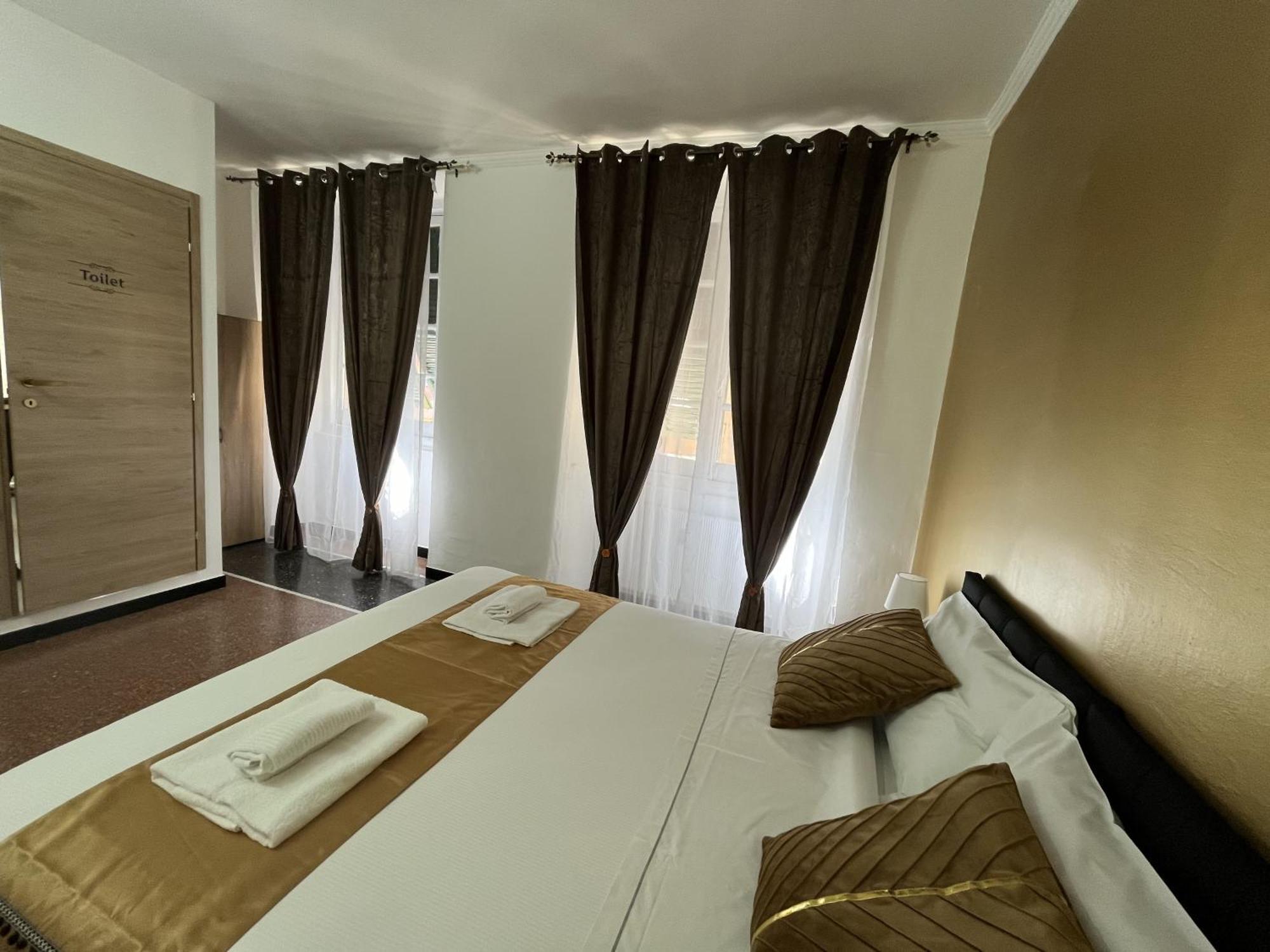 Genova Gold Rooms Екстер'єр фото